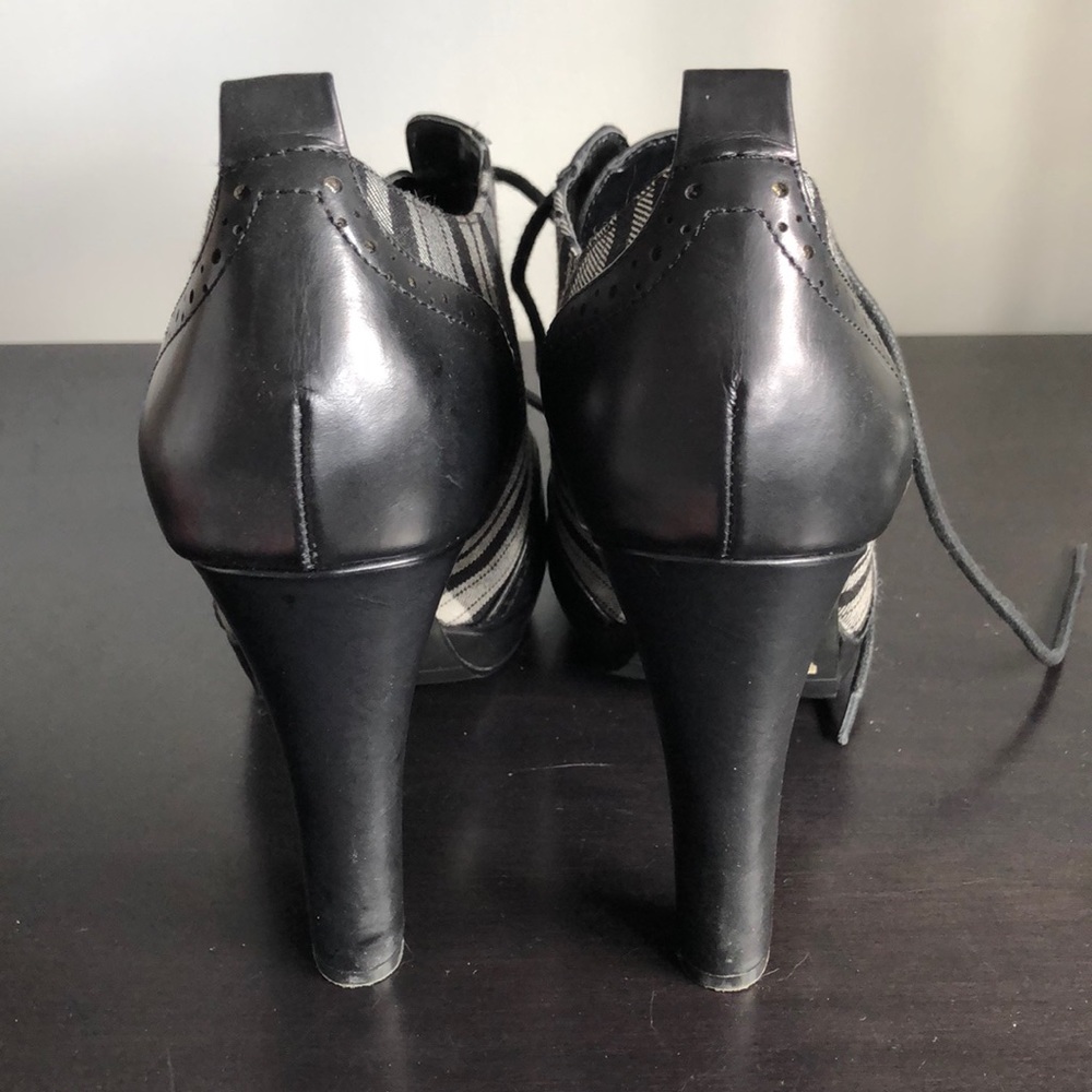 Shoes - Picture 3 of 4